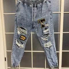 ワッペン付き ダメージ加工 ジョガーデニムパンツ