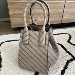 【ほぼ新品美品】フレイアイディー ハンドバッグ