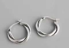 シルバー ツイストフープピアス