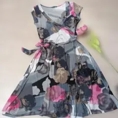 Janette 花柄 カシュクール ワンピース ノースリーブのサムネイル