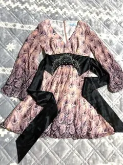GUESS by Marciano ゲス　状態良 ワンピース 36 ゴシックのサムネイル