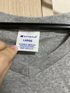 （お値下げ中）Champion グレー Vネック Tシャツ Lサイズ