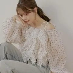 新品タグ付きChico ドット柄 Fサイズ　春服　ブラウス