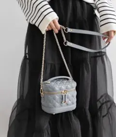 ランダ　キルティング バニティ ショルダーバッグ ブルー ミニのサムネイル