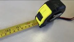 490cm 측정: 검정색과 노란색