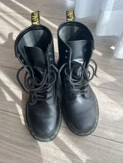 ドクターマーチン 1460 8ホール UK4