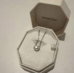 Swarovski ラウンドペンダント ネックレス