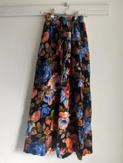ロングスカート 黒地 花柄 古着