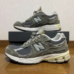 美品 ニューバランス NewBalance 2002RDD グレー スエード