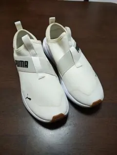 PUMA ホワイト スリッポン スニーカー