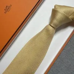 エルメス　ネクタイ　ベージュクリーム　無地　シルク　派手　結婚式