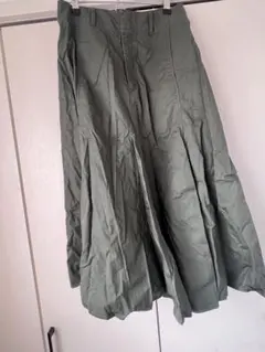UNIQLO フレアスカート オリーブグリーン