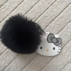 Hello Kitty ハローキティ ふわふわファーチャーム 千鳥格子リボン 黒