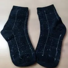 ❴24❵　チェック柄の黒色ソックス