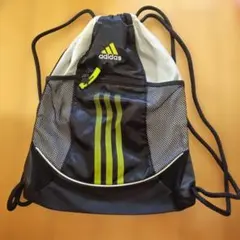 adidas ロゴ刺繍 メッシュ切り替え ナップサック