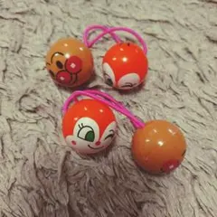 アンパンマンとドキンちゃんの可愛いヘアゴム2コです^_^✨のサムネイル