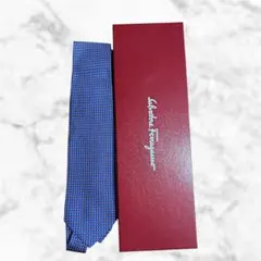 Salvatore Ferragamo 青 三角形パターン ネクタイ