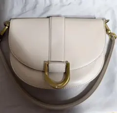 CHARLES & KEITH ショルダーバッグのサムネイル
