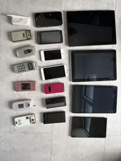 S*a様 ジャンク ガラケー スマホ iPhone iPad 部品取 34台 ま - メルカリ