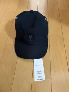【極微品】AMI PARIS キャップ　ブラックのサムネイル
