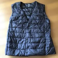 ユニクロ　ウルトラライトダウンベスト　ネイビー