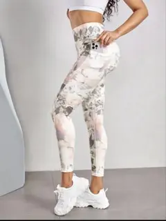 新品未使用　ヨガパンツ　S