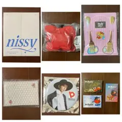 Nissy カレンダー ボディバッグ 4ーク フレームスタンド 缶バッジ 8点のサムネイル