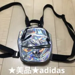 ★美品★adidas アディダス　ホログラム　ミニリュック　キラキラ