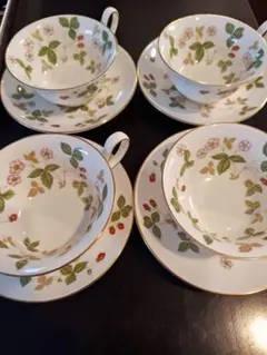 WEDGWOOD ストロベリー ティーカップ 4個セット　ピオニー　黒壺