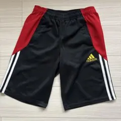 adidas ハーフパンツ 黒 赤 3本ライン