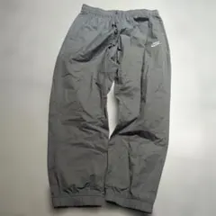 NIKE ナイロンパンツ グレーのサムネイル
