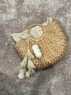 ナチュラルストローかごバッグ タッセル付き