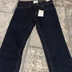 Bershka スキニーフィット デニムパンツ 濃紺　新品のサムネイル
