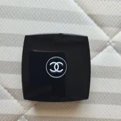 CHANEL ピンク ラメ アイシャドウのサムネイル