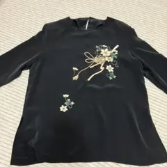 黒 トップス 婦人服 ブラウス