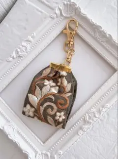 Item thumbnail for item 19c4f276-2181-4c1f-82ad-aef268c076e5