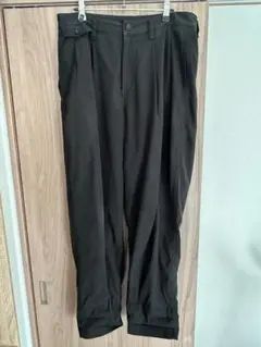 ブラック チノパン