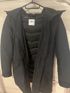 ZARA フード付きブラックダウンジャケット