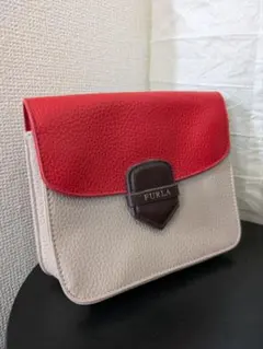 FURLA フルラ フラップ式クラッチバッグ レッド/ベージュ