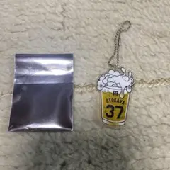 阪神タイガース及川雅貴投手のビール型アクリルキーホルダー