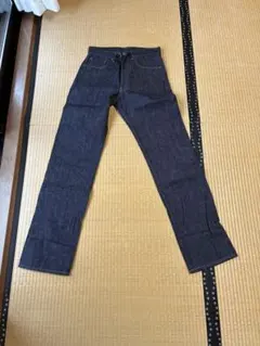 LEVI’S ダークブルーストレートデニム