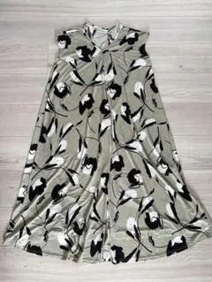 【美品】DoCLASSE ドゥクラッセ フレンチスリーブ 花柄 ワンピースのサムネイル