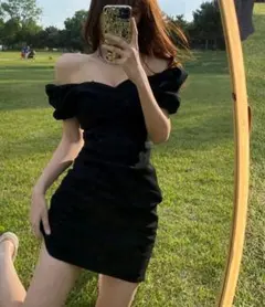 ホカンス5点セット（オフショル黒ドレス、ティアラ、ネックレス2種、黒グローブ）