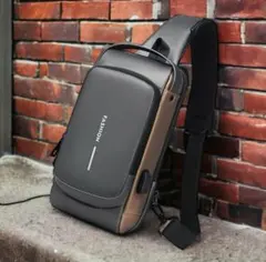 ボディーバッグ メンズ ショルダーバッグ 軽量斜めがけ 防水USB充電 グレー茶