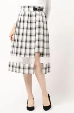 axes femme スリット入りチェック柄フレアスカート