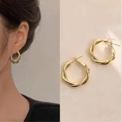 ツイスト フープピアス ゴールド シンプル ねじれ　オフィス 金属アレルギー