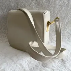 BALLY　バリー　ベージュ　ゴールド金具　ショルダーバッグ　ビンテージのサムネイル