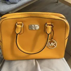 Michael Kors イエローハンドバッグ