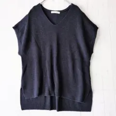 美品 ローリーズファーム Vネック ベスト 濃紺 M