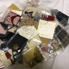 カネコイサオ.ワンダフルワールド生地のはぎれとボタンセット